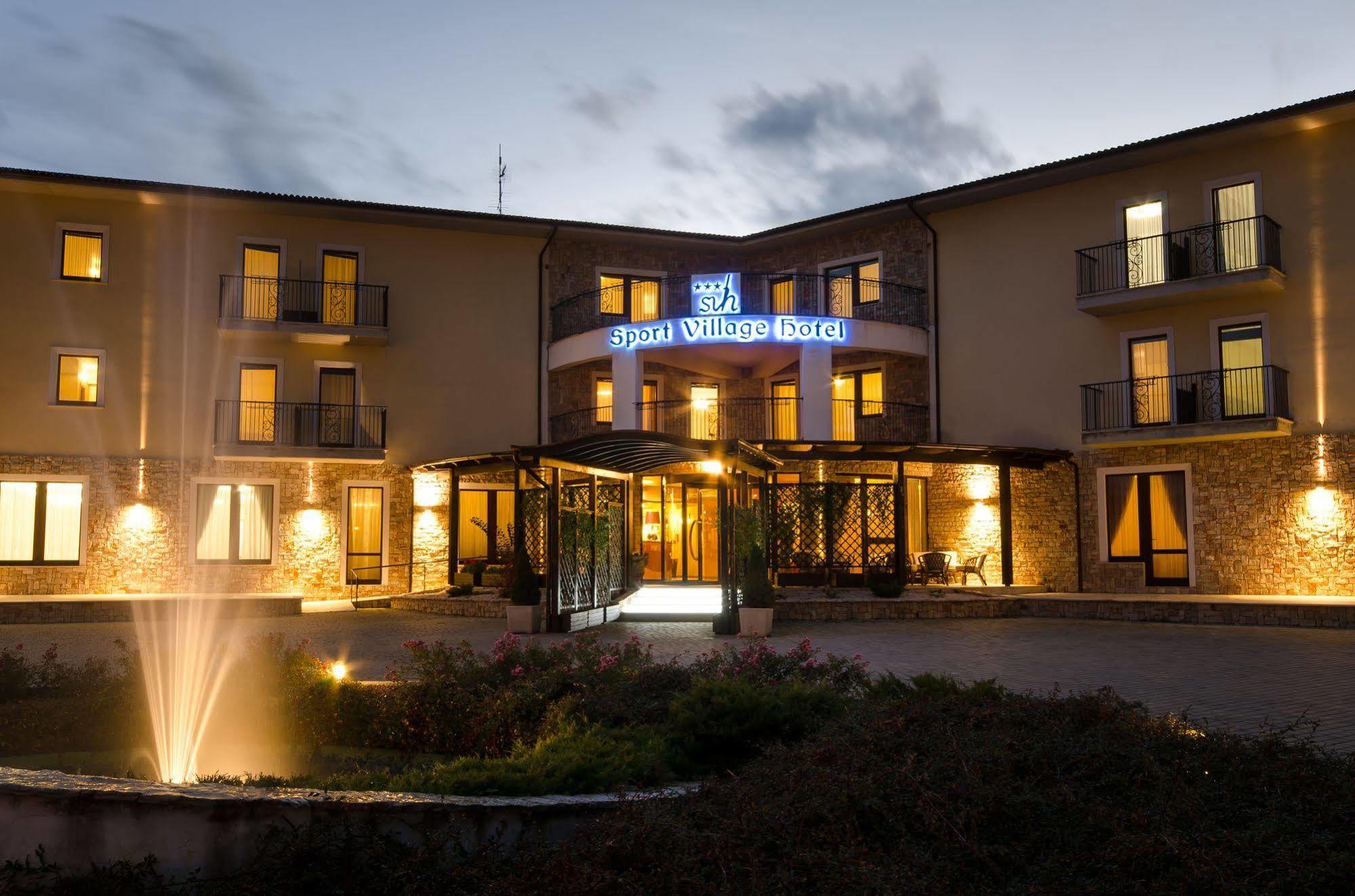 Sport Village Hotel & Spa Castel Di Sangro Exterior photo